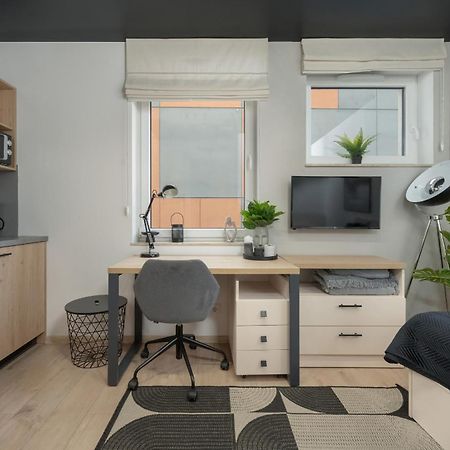 Trendy Studios With Home Office Near Wroclaw Main Station By Noclegi Renters Exterior foto