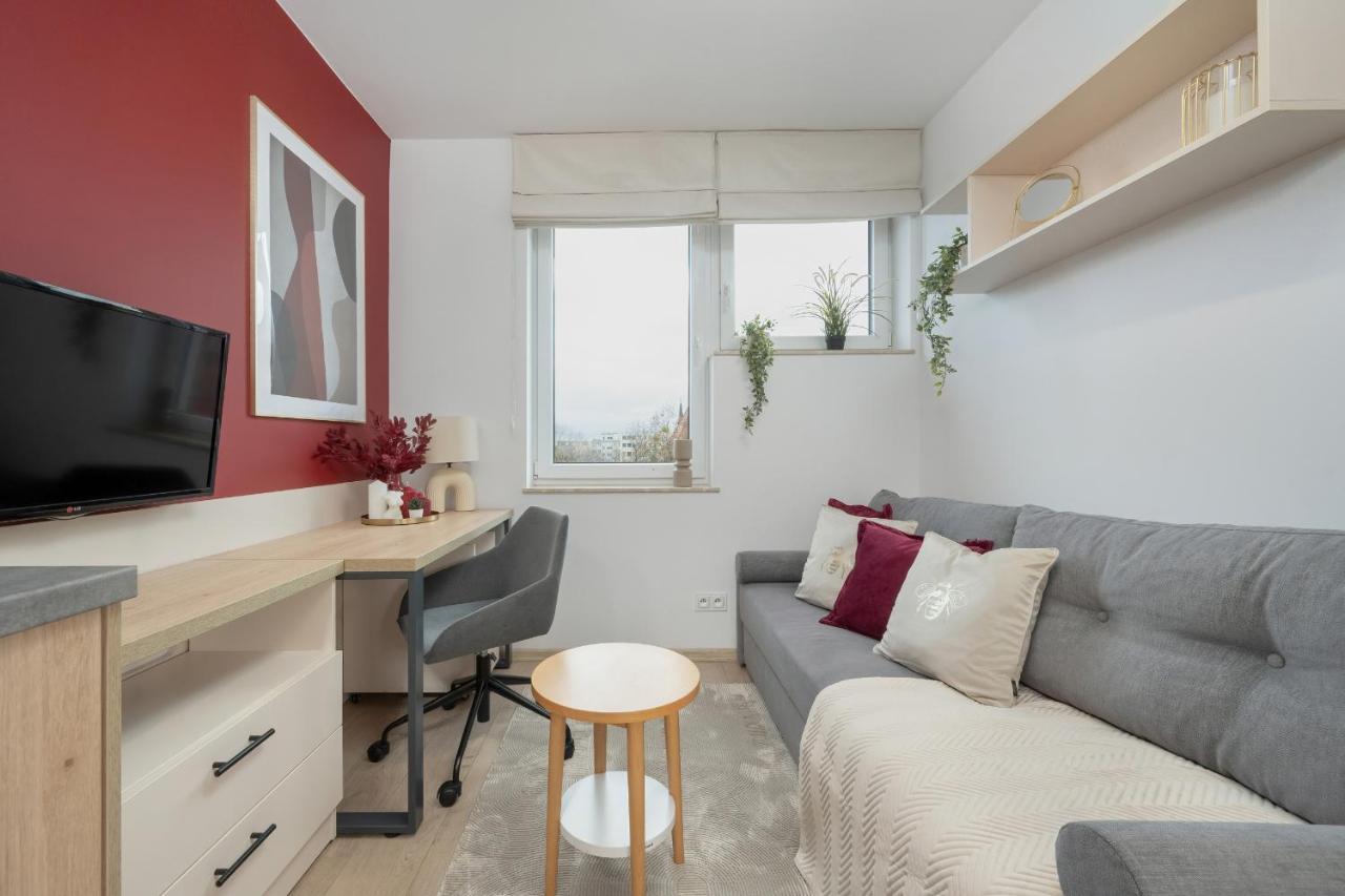 Trendy Studios With Home Office Near Wroclaw Main Station By Noclegi Renters Exterior foto