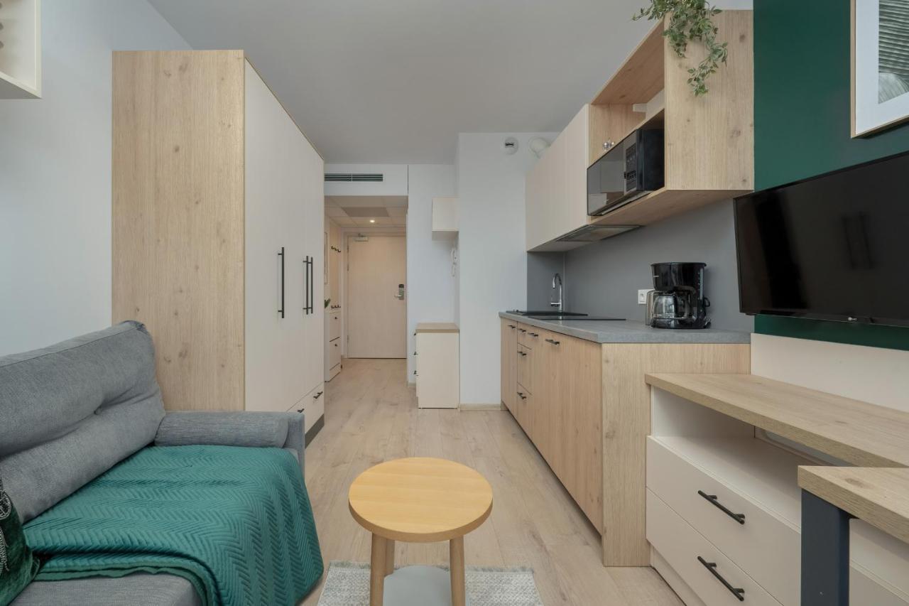 Trendy Studios With Home Office Near Wroclaw Main Station By Noclegi Renters Exterior foto